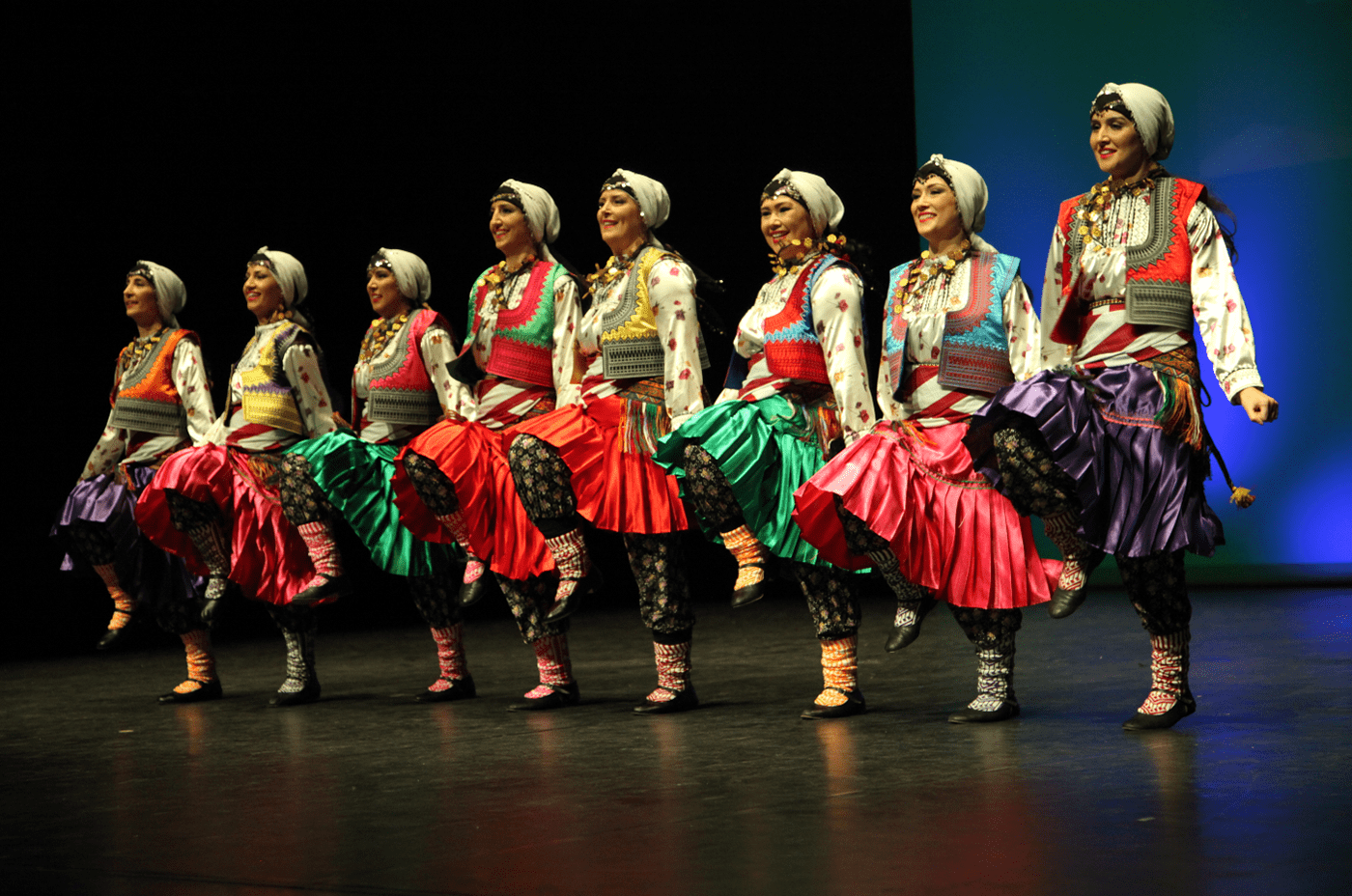 Турецкие танцы слушать. Фолк танец. Турция танцы национальные. Turkish Folk Dance. Зайбек.