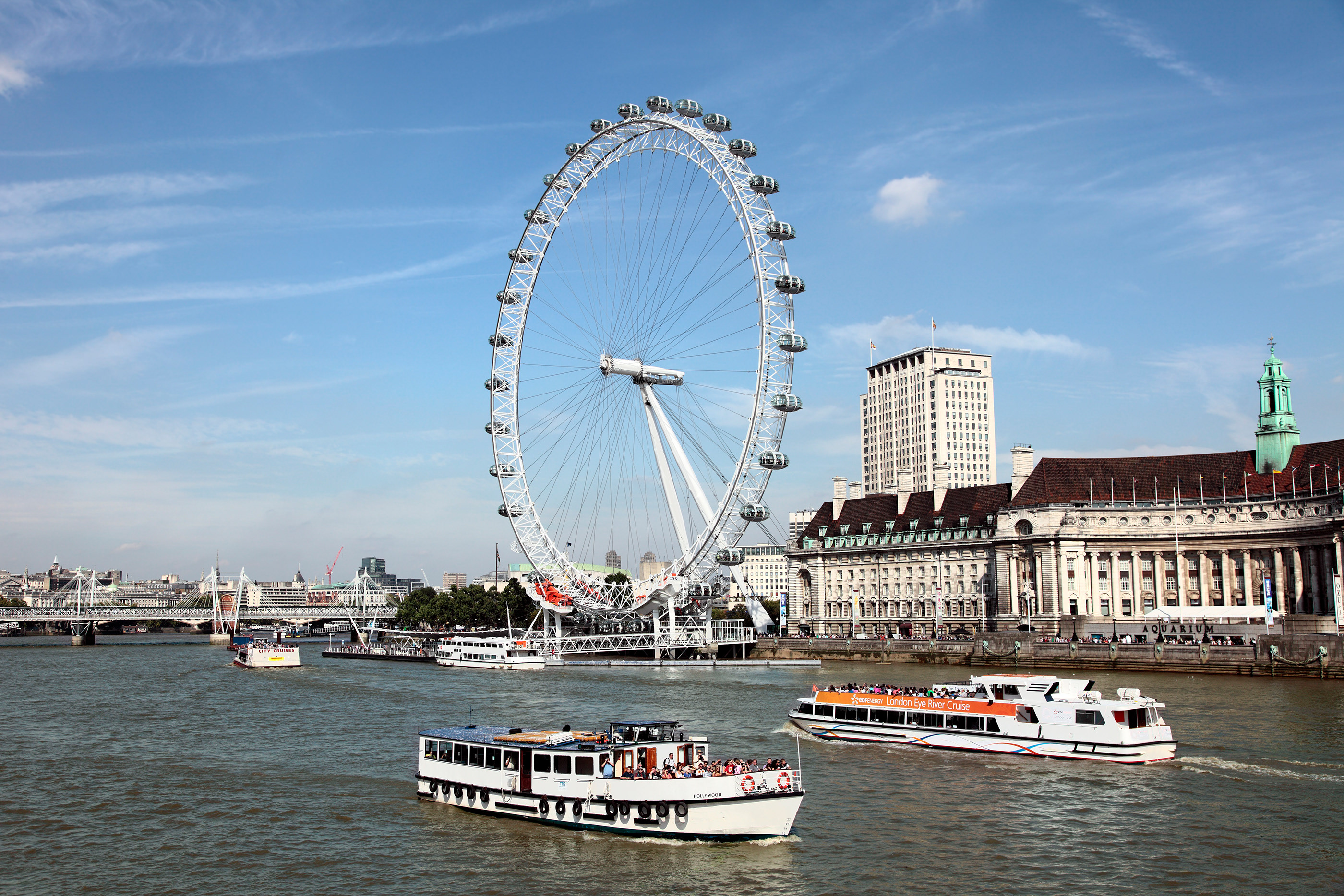 London is on the river thames. Темза в Лондоне. Река Темза в Англии. Река Темза в Лондоне фото. Достопримечательности Великобритании Темза.