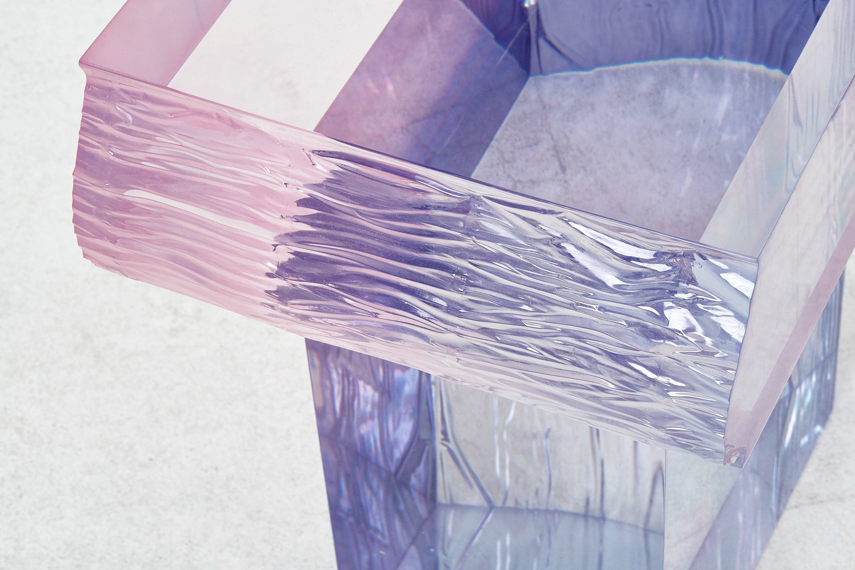 Современные кристаллические материалы. Кристаллы стекла. Мебель из кристаллов. Кристалл мебель. Прозрачные Кристаллы из смолы.
