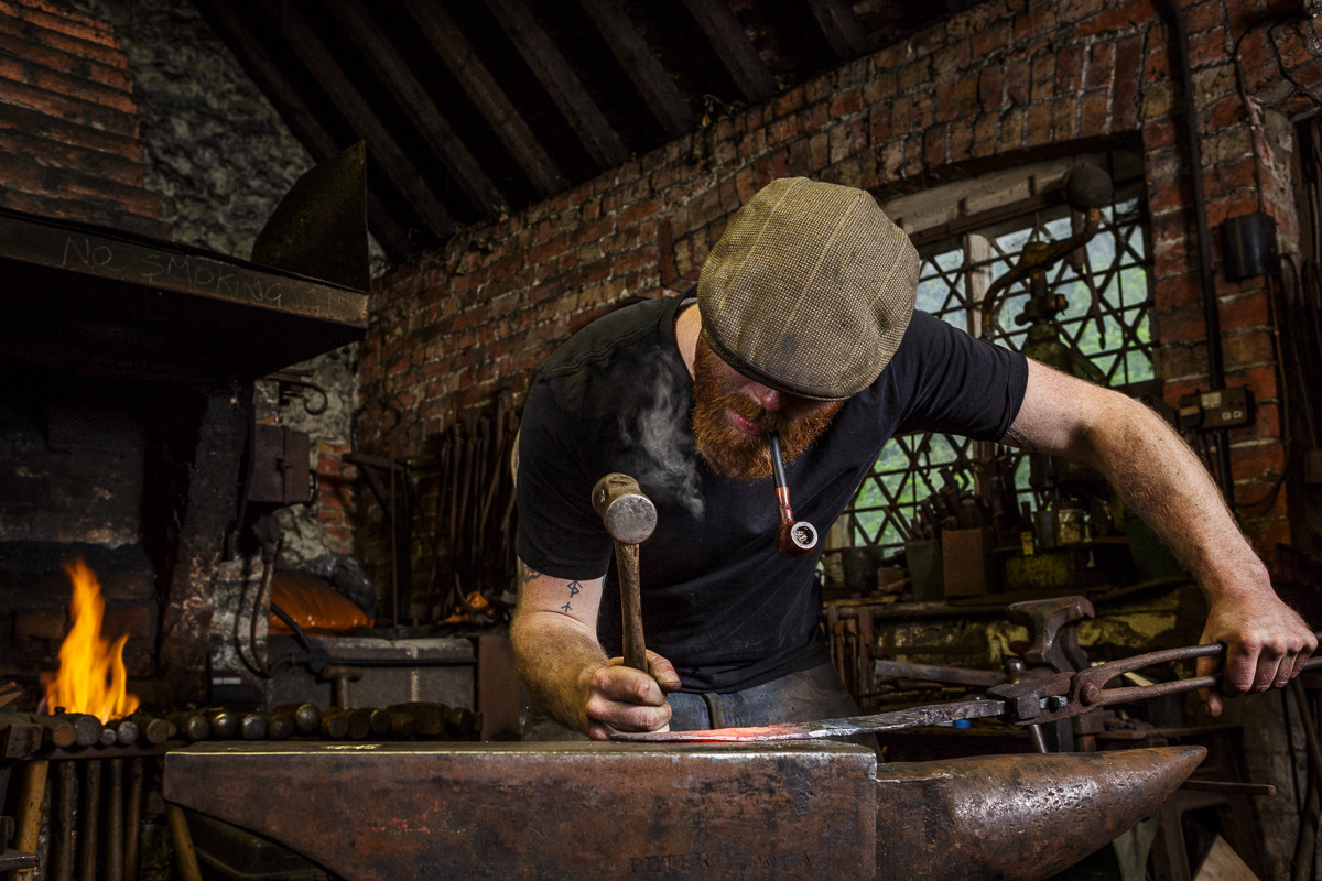 Кузнец иджи. Блэксмит кузнец оружейник. Blacksmith 1988. Blacksmith Новосибирск. Бабаян Blacksmith.