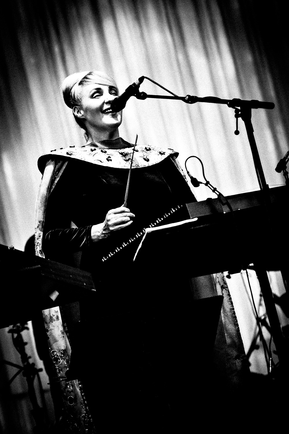 Dead can dance. Dead can Dance in Concert 2013. Солистка группы Dead can Dance. Dead can Dance концерт. Лиза Джерард (участница группы Dead can Dance), фото.